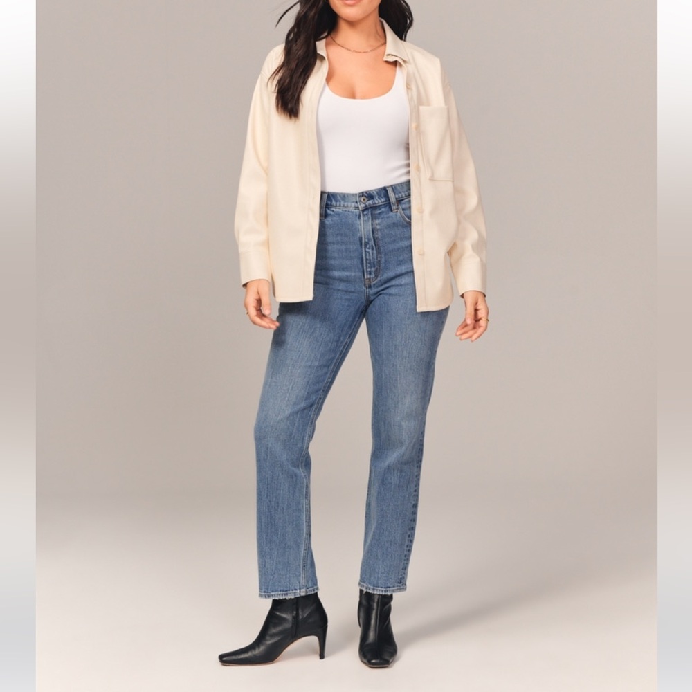 Abercrombie Curve Love Ultra High Rise Ankle Straight Jeans